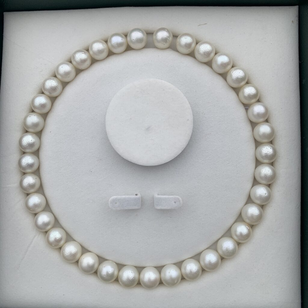White South Sea Pearl Necklace 2